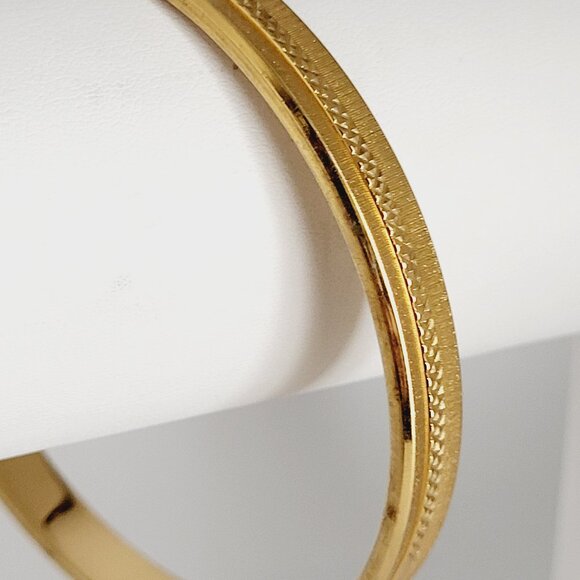 Gold Plated Bangle Bracelet Diamond Cut Design Unsigned 7.5" - Picture 8 of 14